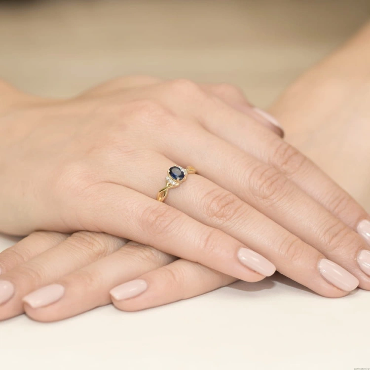 Pierścionek W019 Szafir 0,70ct żółte złoto
