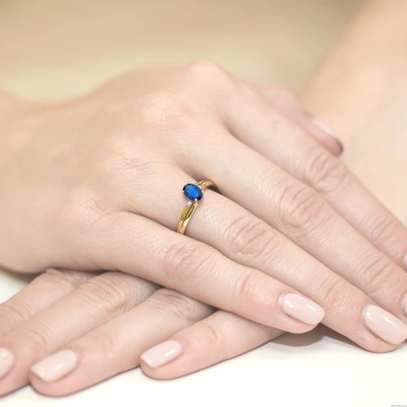 Pierścionek W068 Szafir 0,70ct żółte złoto