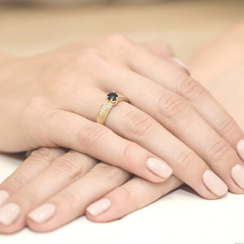 Pierścionek W075 Szafir 0,50ct żółte złoto