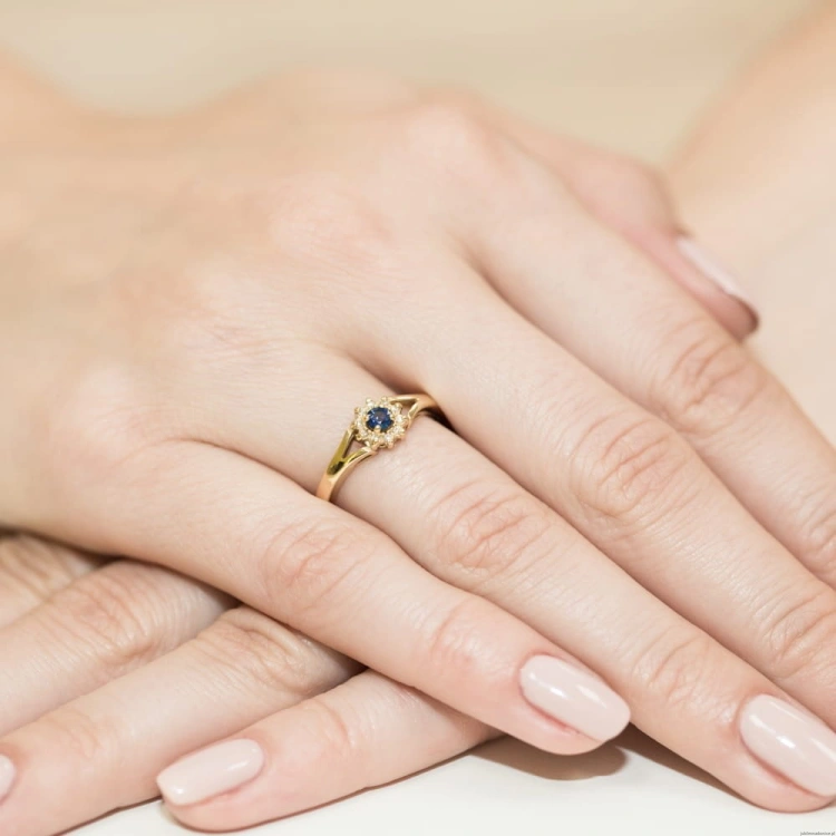 Pierścionek W185 Szafir 0,15ct żółte złoto