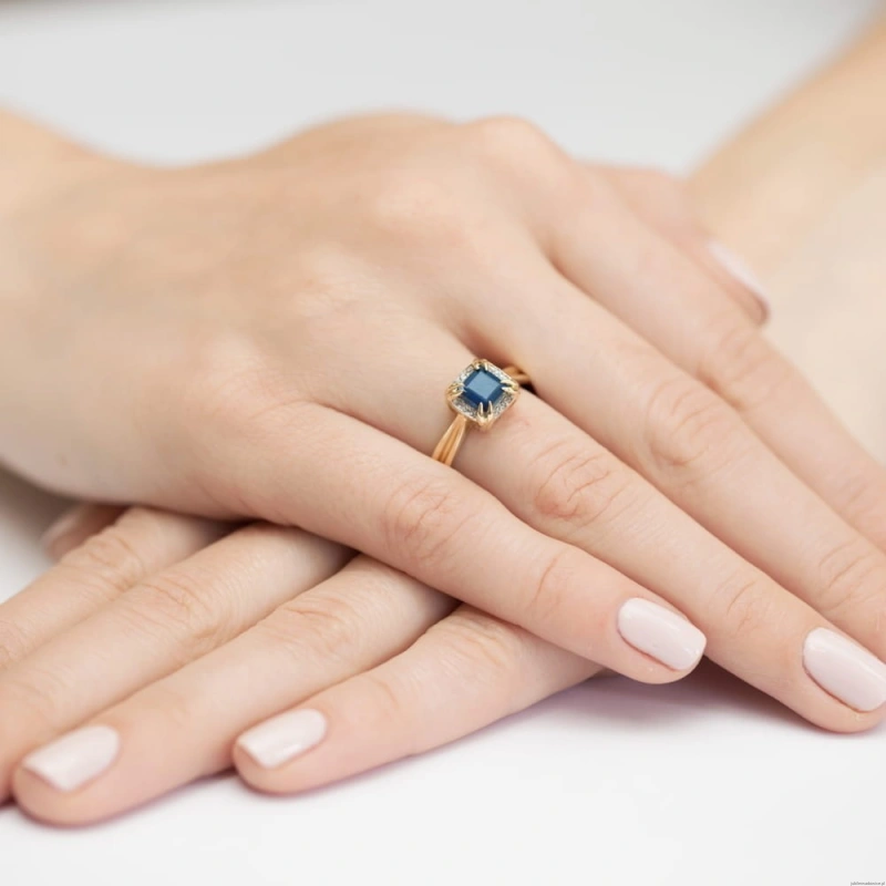 Pierścionek W358 Szafir 0,70ct żółte złoto