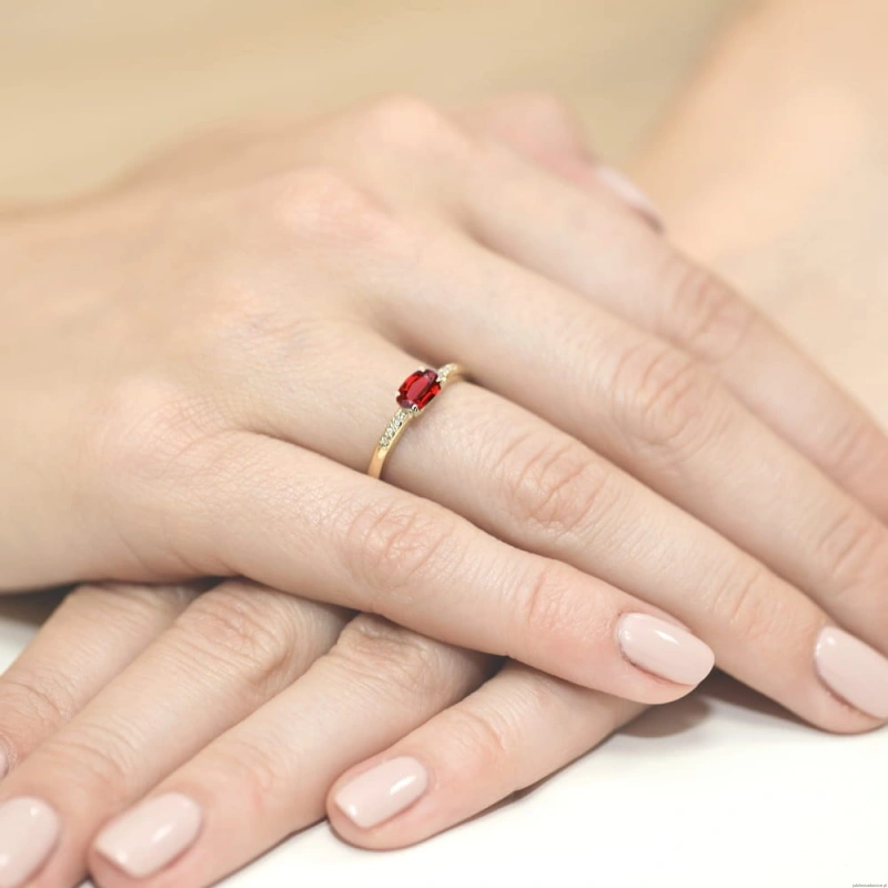 Pierścionek W077 Rubin 0,60ct żółte złoto