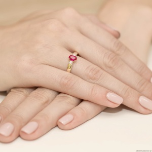 Pierścionek W264 Rubin 0,60ct żółte złoto
