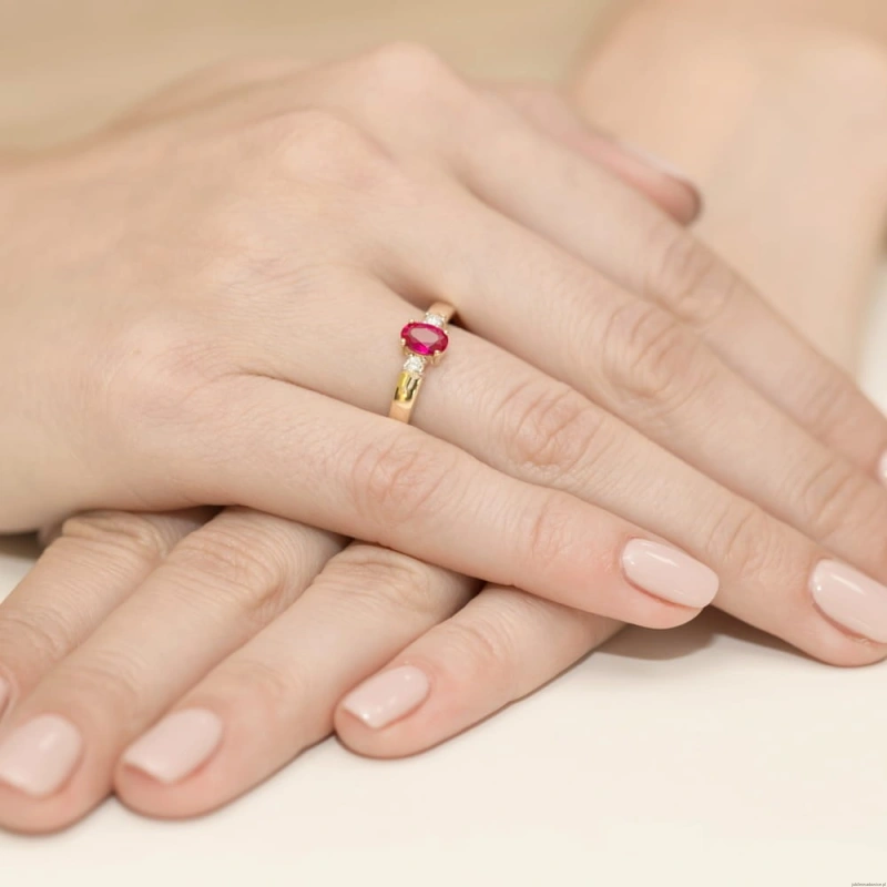 Pierścionek W264 Rubin 0,60ct żółte złoto