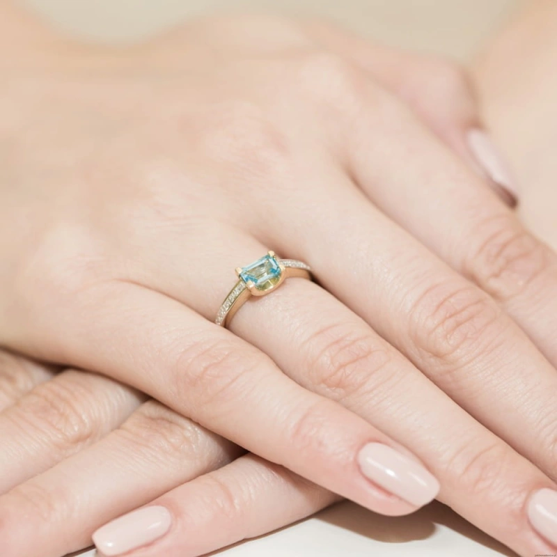 Pierścionek W105 Topaz 0,65ct żółte złoto