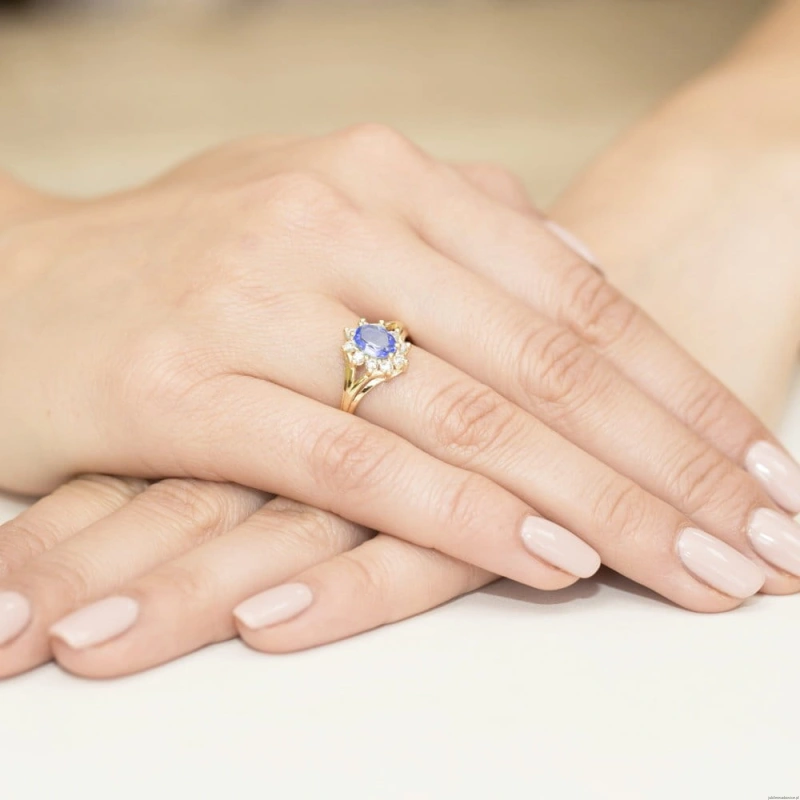 Pierścionek W037 Tanzanit 0,70ct żółte złoto