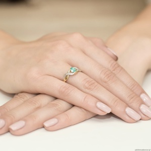 Pierścionek W028 Szmaragd 0,40ct żółte złoto
