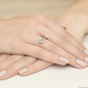 Pierścionek W072 Szmaragd 0,15ct żółte złoto
