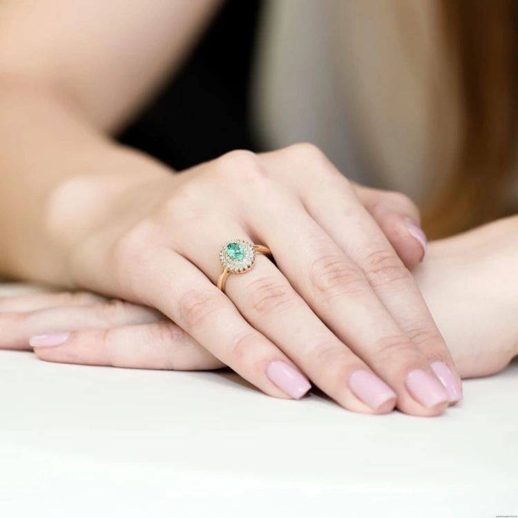 Pierścionek W303 Szmaragd 0,40ct żółte złoto