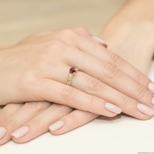 Pierścionek W106 Granat 0,60ct żółte złoto