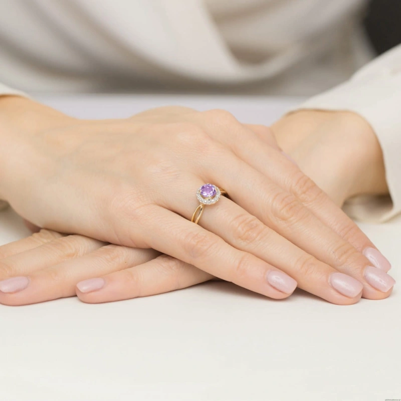 Pierścionek W538 Ametyst 0,90ct żółte złoto