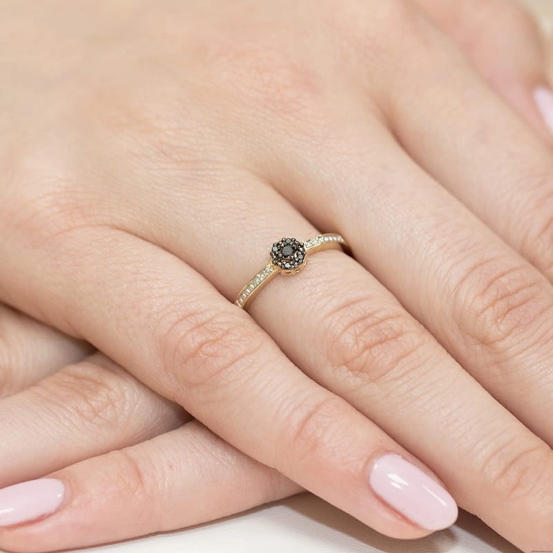Pierścionek W091 Czarny Diament 0,02ct żółte złoto