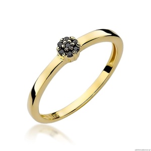 Pierścionek W100 z czarnymi diamentami żółte złoto