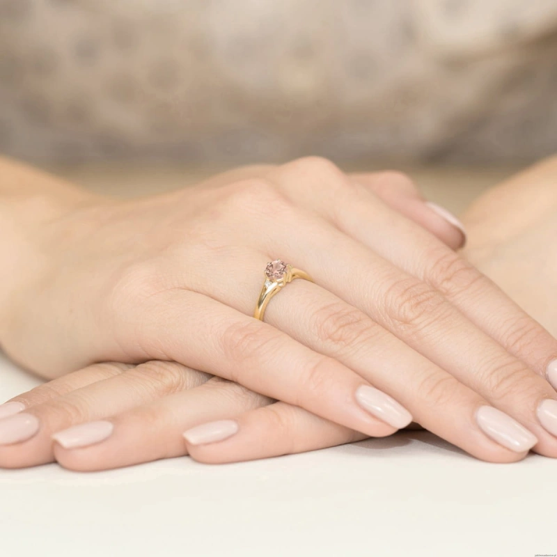 Pierścionek W0076 Morganit 0,40ct żółte złoto