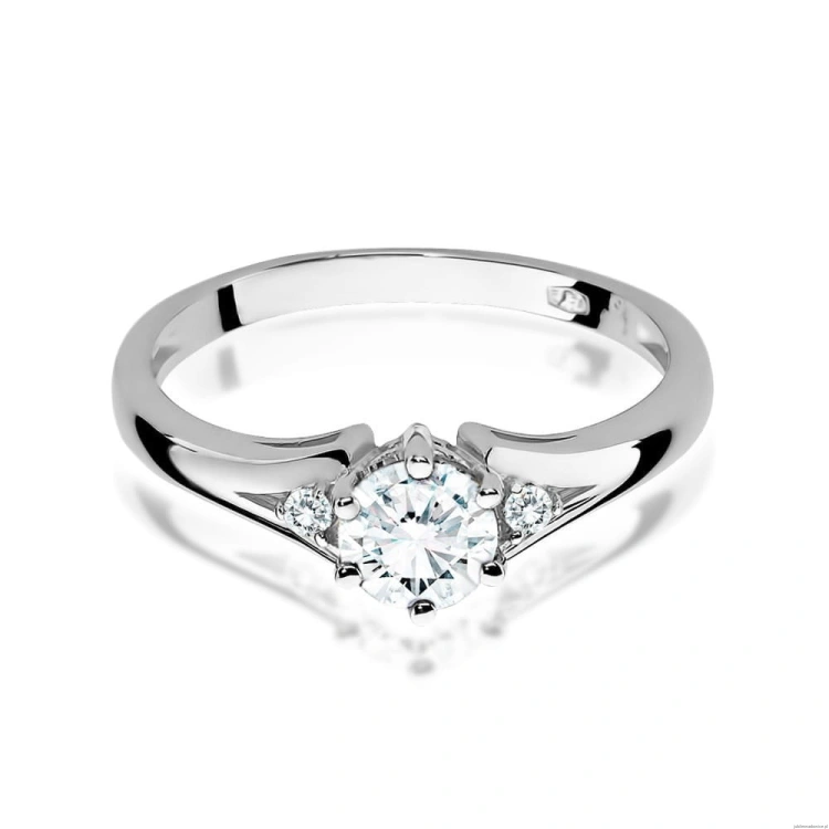 Pierścionek W0076 Biały Szafir 0,60ct białe złoto