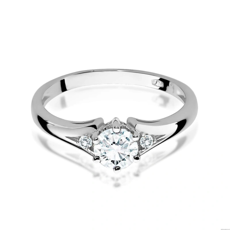 Pierścionek W0076 Biały Szafir 0,60ct białe złoto