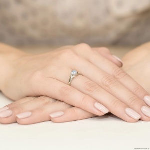 Pierścionek W0076 Biały Szafir 0,60ct białe złoto