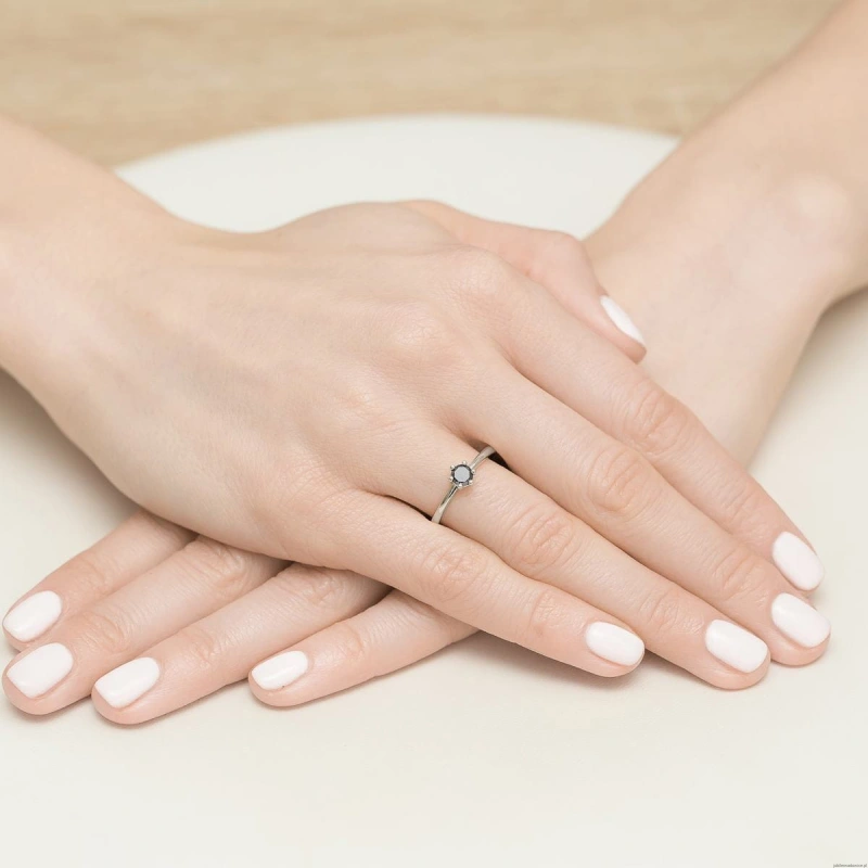 Pierścionek W496 Czarny Diament 0,30ct białe złoto