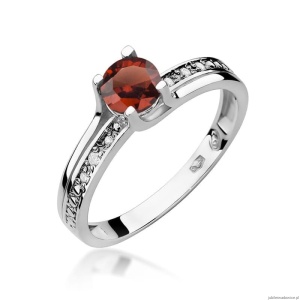 Pierścionek W106 Granat 0,60ct białe złoto