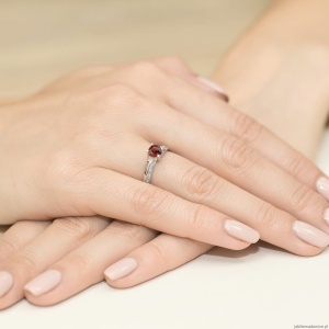Pierścionek W106 Granat 0,60ct białe złoto