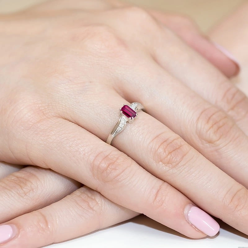 Pierścionek W094 Granat 0,70ct białe złoto