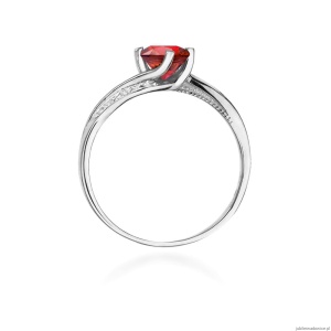 Pierścionek W084 Rubin 0,60ct białe złoto