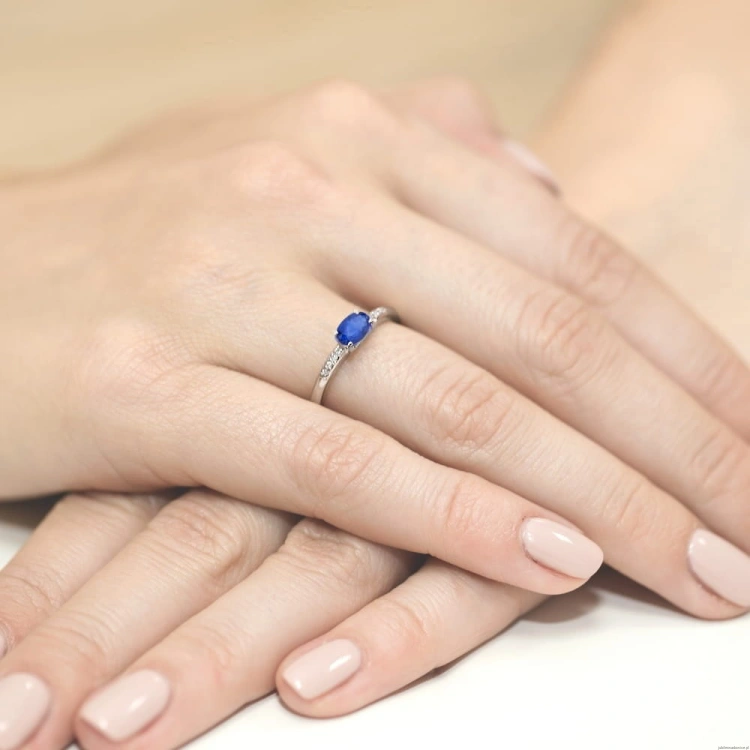 Pierścionek W077 Szafir 0,70ct białe złoto