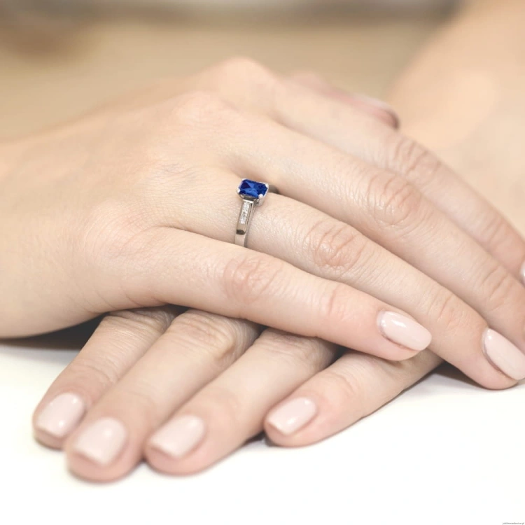 Pierścionek W078 Szafir 0,60ct białe złoto
