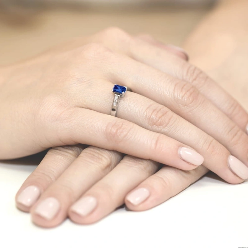 Pierścionek W078 Szafir 0,60ct białe złoto