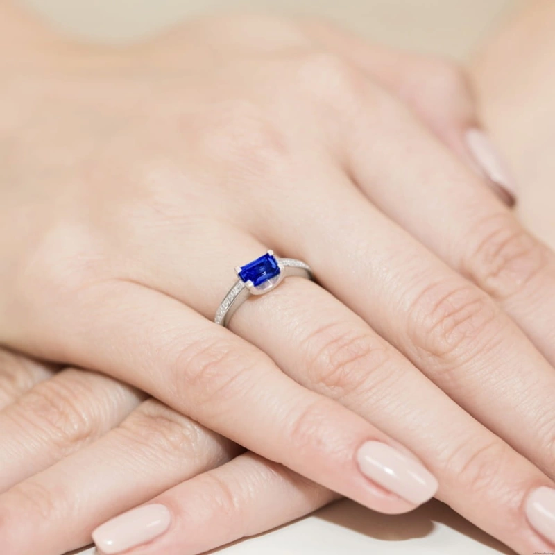 Pierścionek W105 Szafir 0,60ct białe złoto