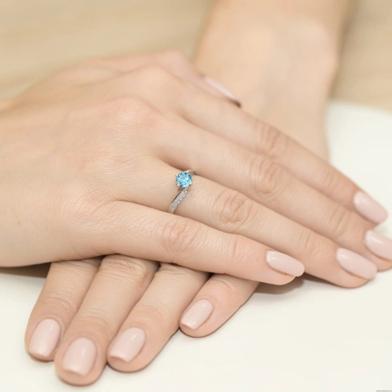 Pierścionek W084 Topaz 0,50ct białe złoto