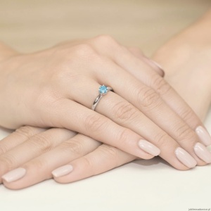 Pierścionek W074 Topaz 0,50ct białe złoto