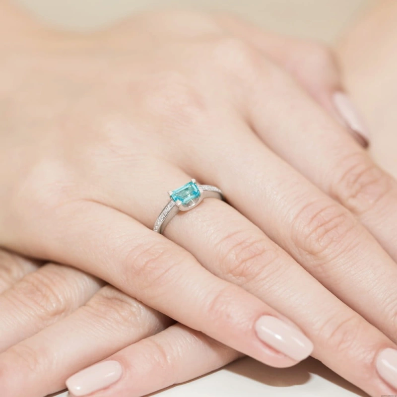 Pierścionek W105 Topaz 0,65ct białe złoto