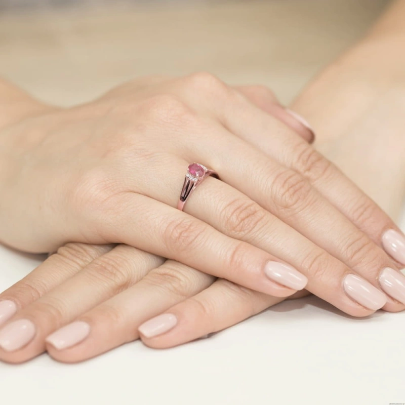 Pierścionek W005 Rubin 0,60ct różowe złoto