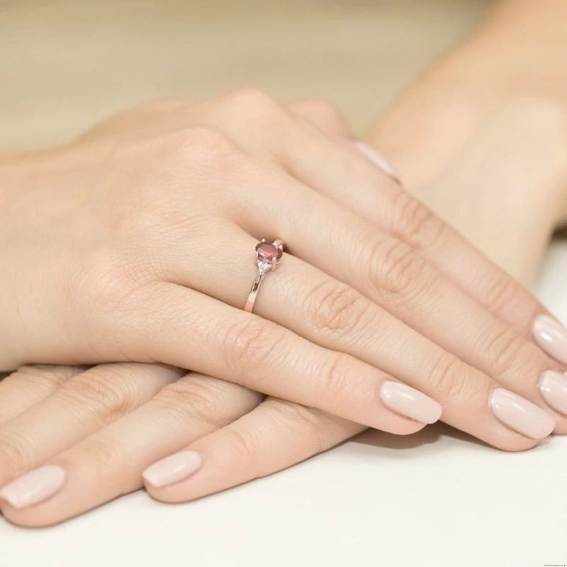 Pierścionek W301 Rubin 0,60ct różowe złoto