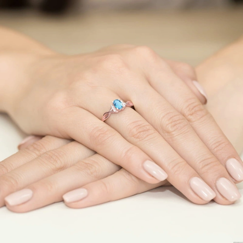 Pierścionek W019 Topaz London Blue 0,50ct różowe złoto