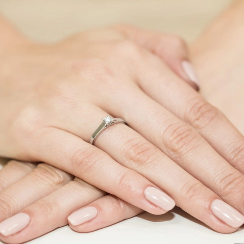 Pierścionek W221 Diament 0,12ct białe złoto