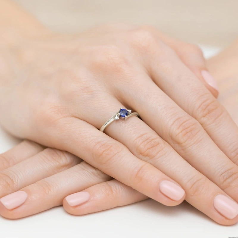 Pierścionek W346B Szafir 0,30ct białe złoto