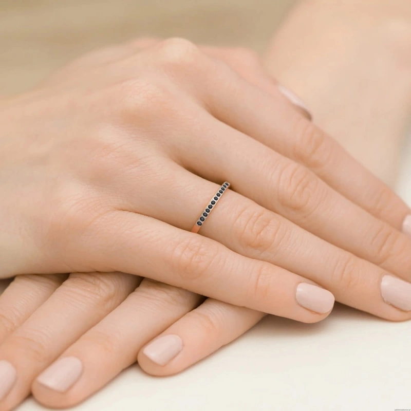 Pierścionek W306 z czarnymi diamentami różowe złoto