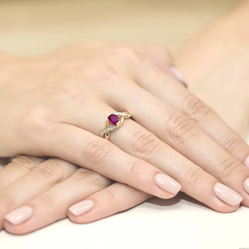 Pierścionek W028 Rodolit 0,50ct żółte złoto