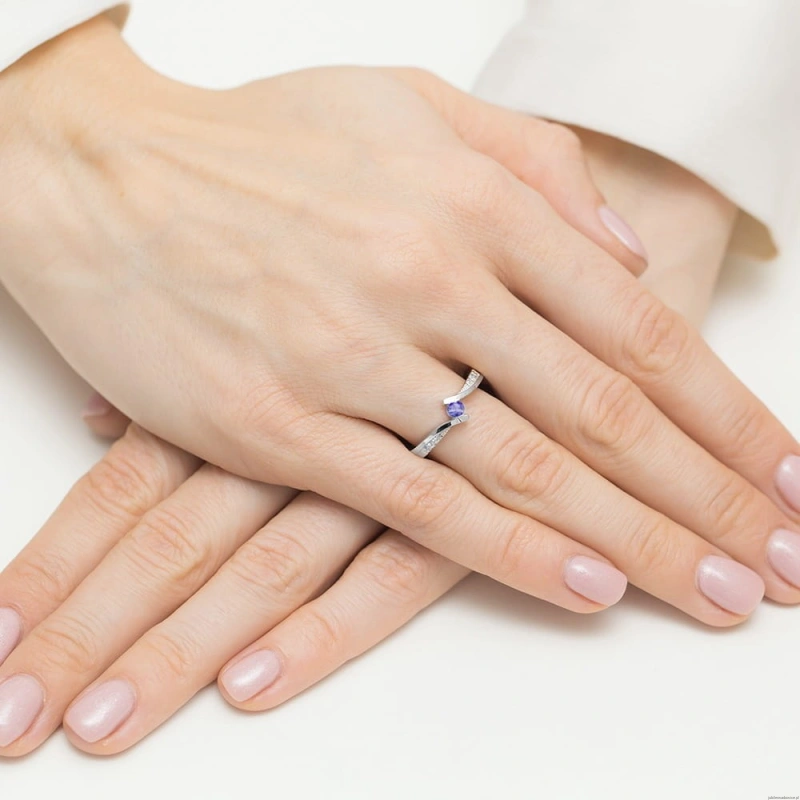 Pierścionek W0177 Tanzanit 0,15ct białe złoto