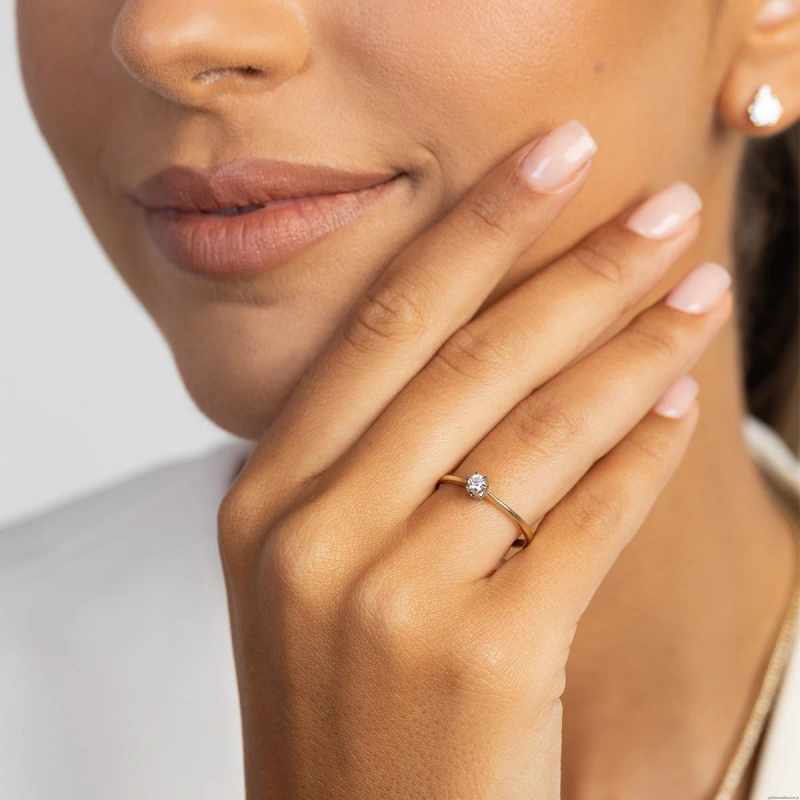 Pierścionek W0220 Diament Laboratoryjny 0,10ct żółte złoto