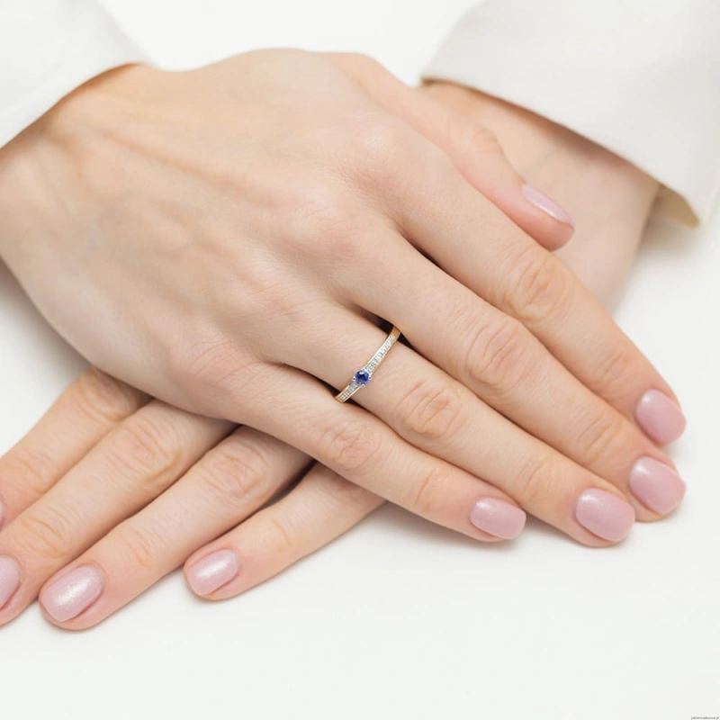 Pierścionek W0288 Szafir 0,15ct żółte złoto
