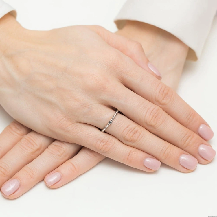 Pierścionek W0601 Czarny Diament 0,02ct białe złoto