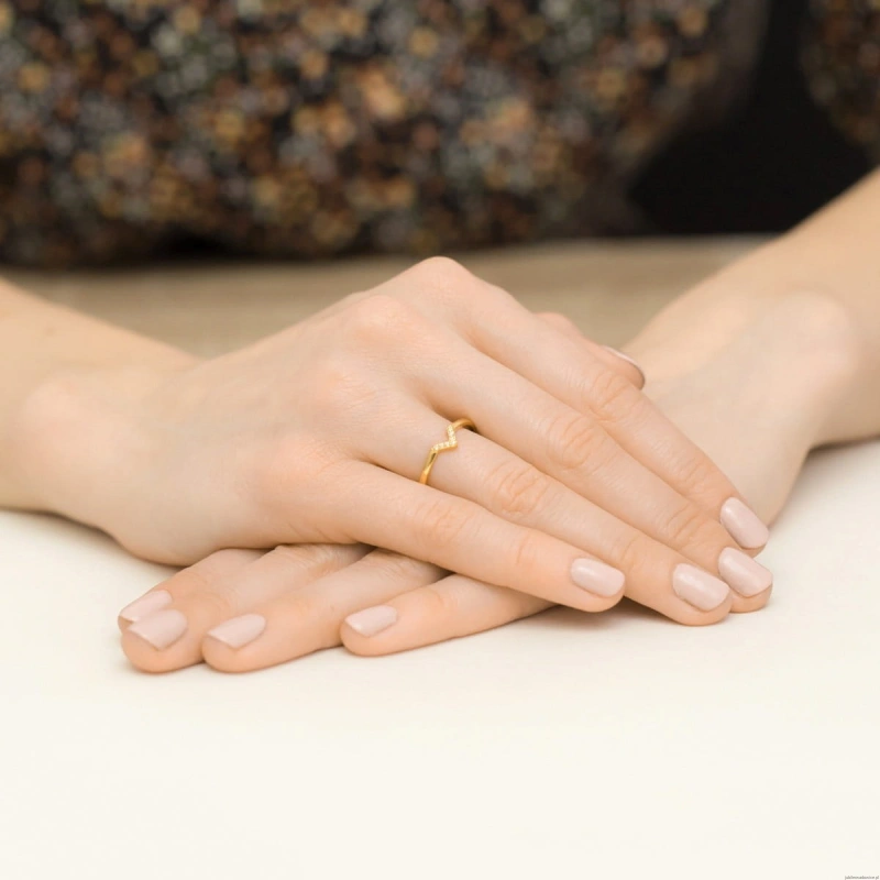 Pierścionek W0602 z diamentami żółte złoto