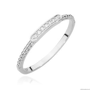Pierścionek W0606 z diamentami białe złoto