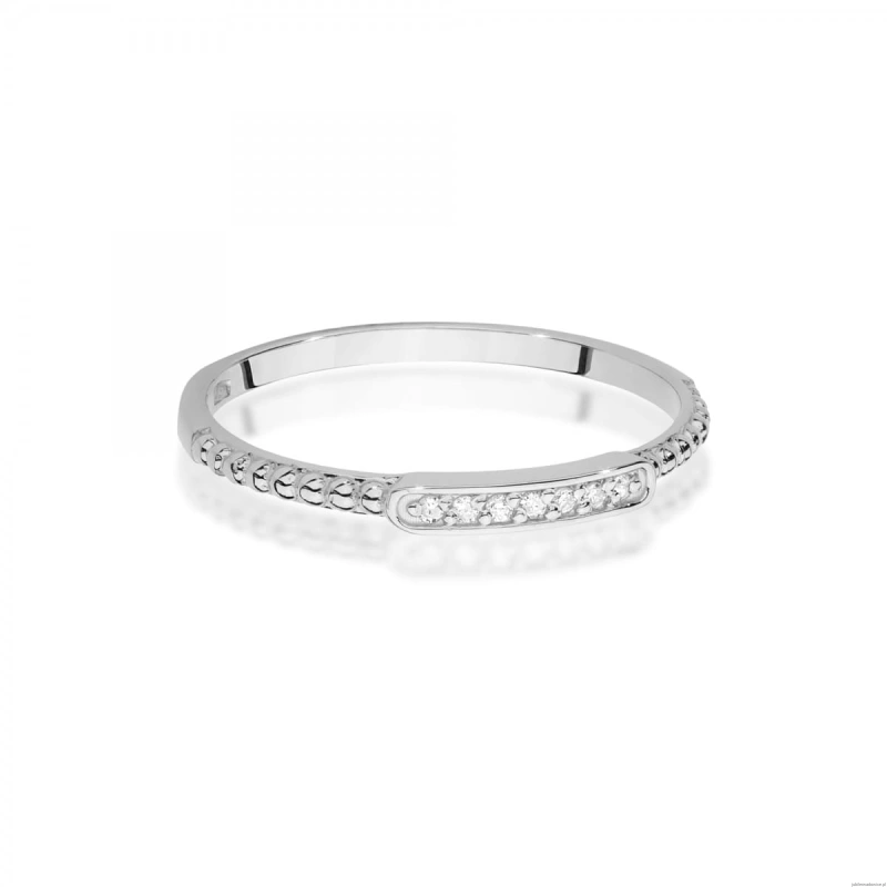 Pierścionek W0606 z diamentami białe złoto