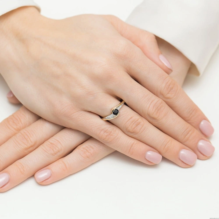 Pierścionek W0618 Czarny Diament 0,30ct żółte złoto