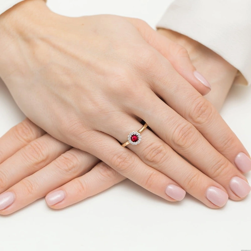 Pierścionek W0622 Rubin 0,60ct żółte złoto