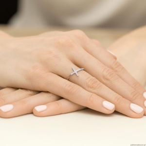 Pierścionek W0636 z diamentami różowe złoto